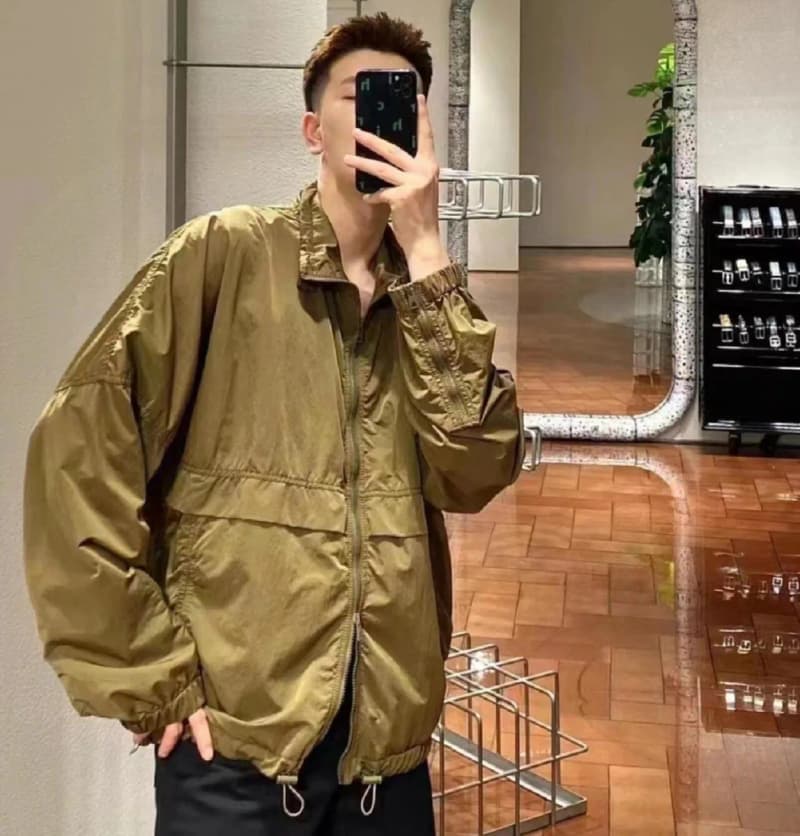 보테가베네타 카키 기능성 지퍼 윈드브레이커 상세 2