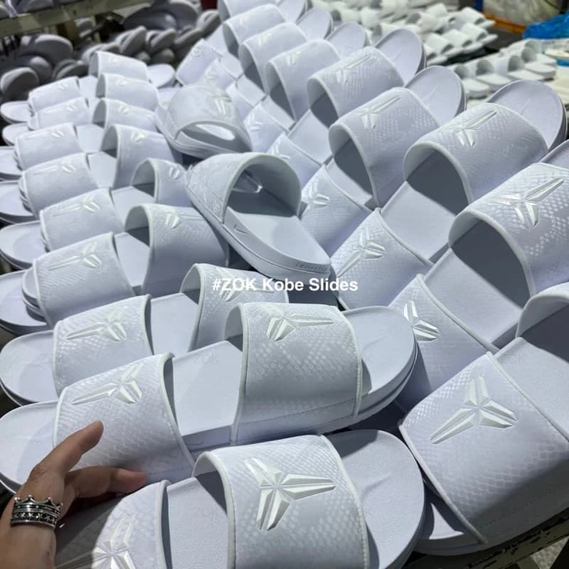 나이키 코비 오프코트 슬라이드 22