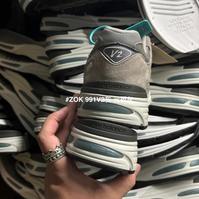 뉴발란스 991 V2 (원조 그레이) 24