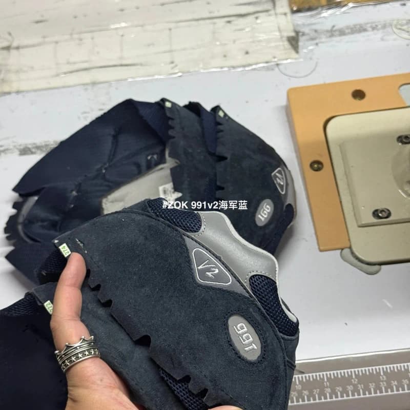 뉴발란스 991v2 (네이비블루) 10
