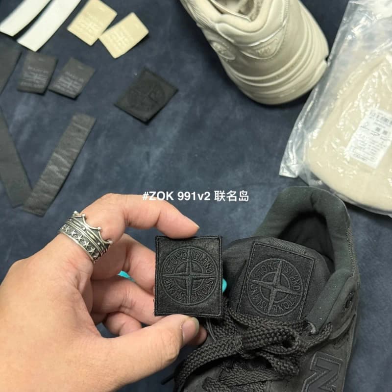 뉴발란스 991v2 x 스톤아일랜드 (블랙/그레이시화이트) 17
