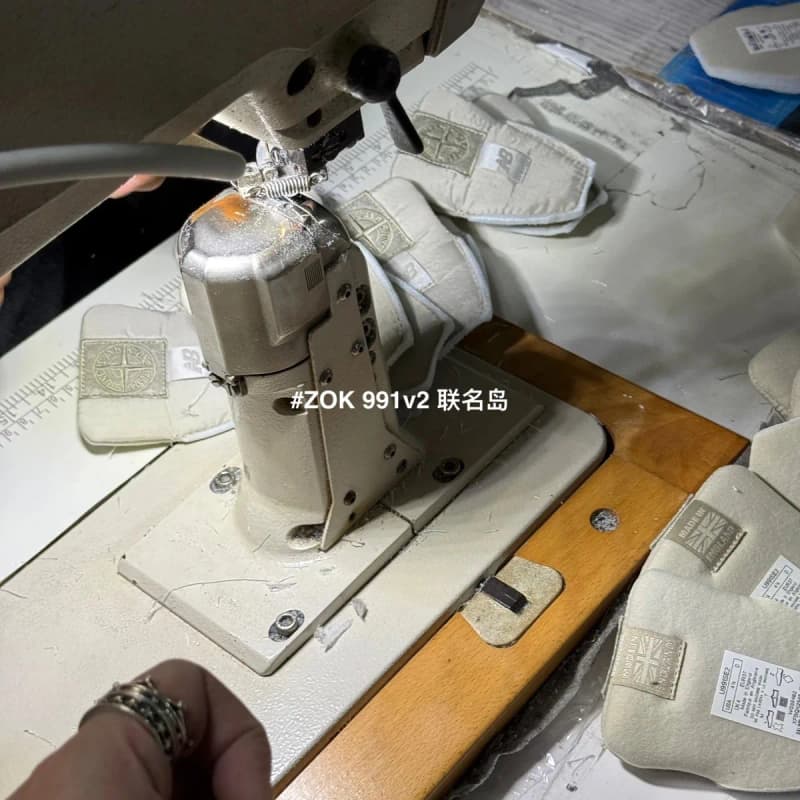 뉴발란스 991v2 x 스톤아일랜드 (블랙/그레이시화이트) 23