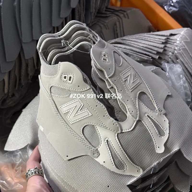 뉴발란스 991v2 x 스톤아일랜드 (블랙/그레이시화이트) 24