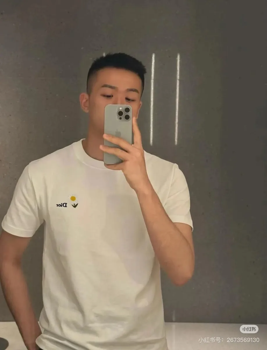 디올 데이지/클로버 자수 티셔츠 19