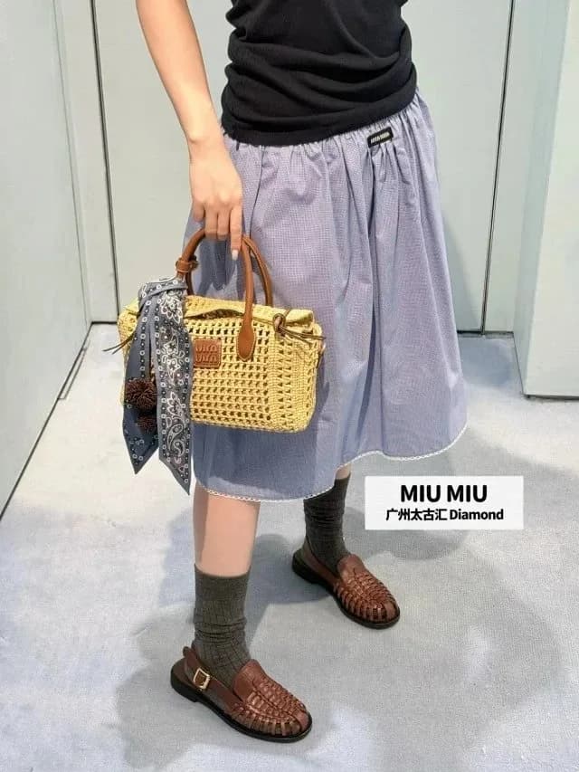 미우미우 체크 플레어 스커트 20