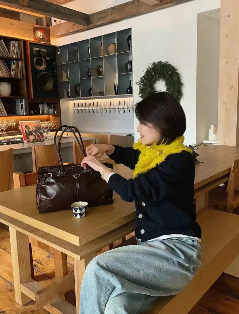 프라다 보니 라지 (오일 왁스 카프스킨) 24