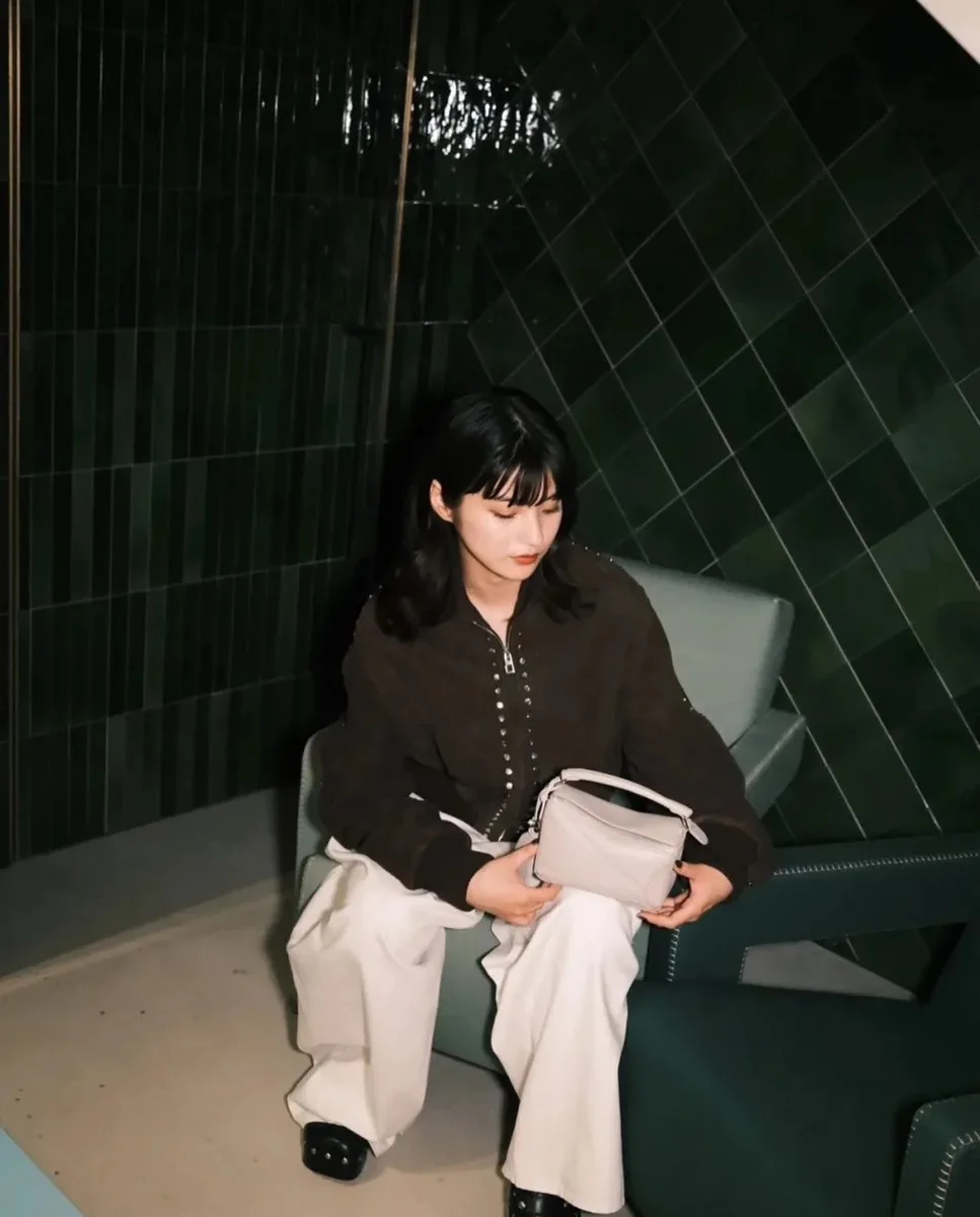 로에베 스웨이드 레더 스터드 자켓 (플라잉재킷) 19