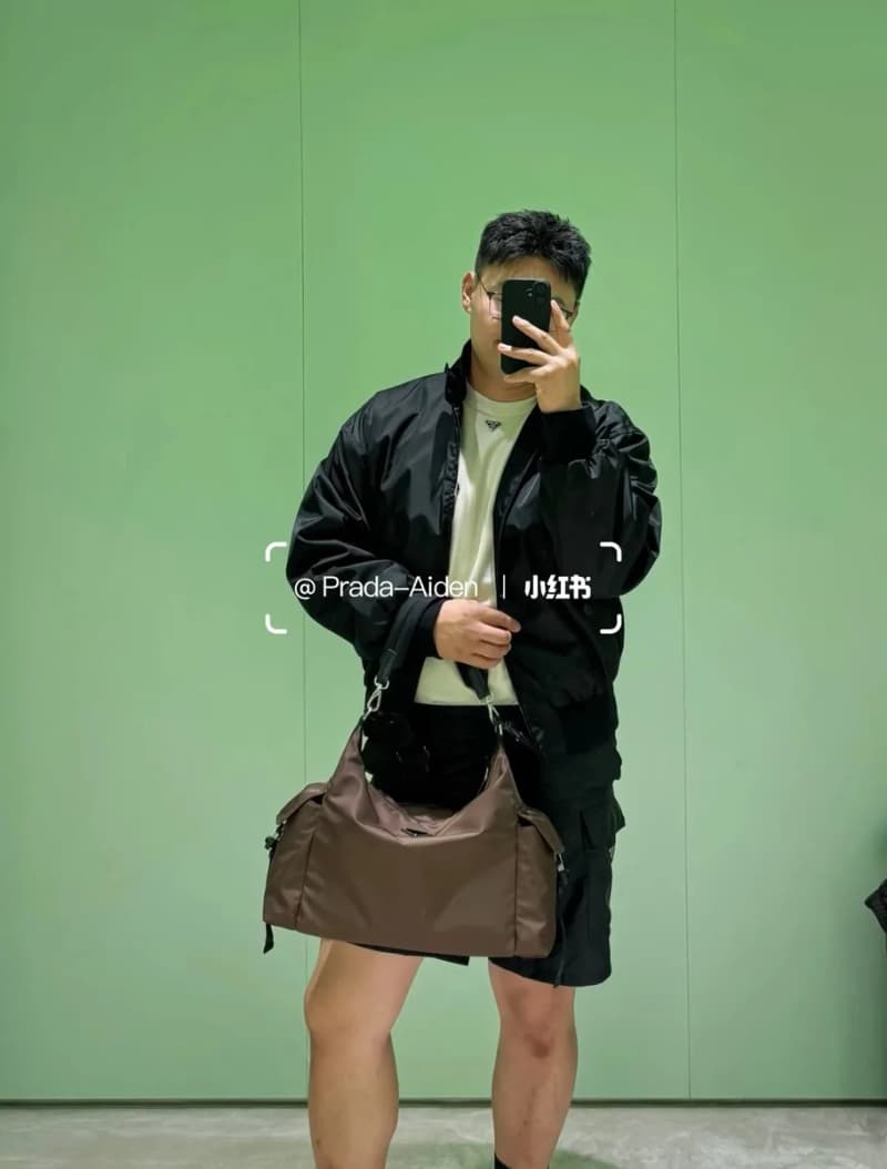 프라다 리나일론 익스플로어 호보백 22
