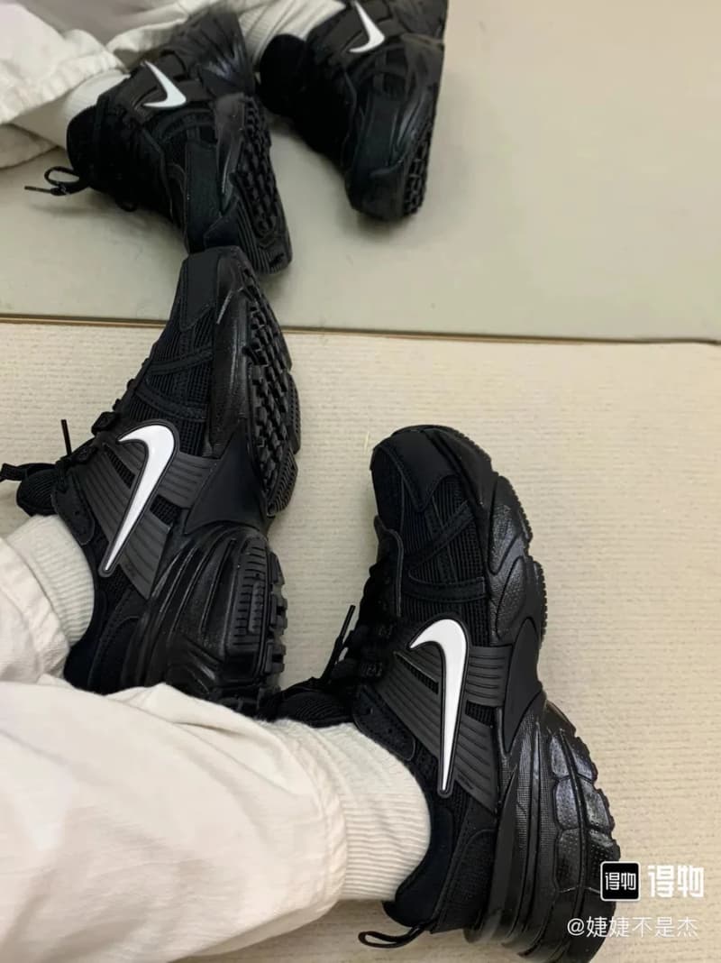 나이키 V2K 런 (빈티지 밀레니엄 스타일) 상세 2