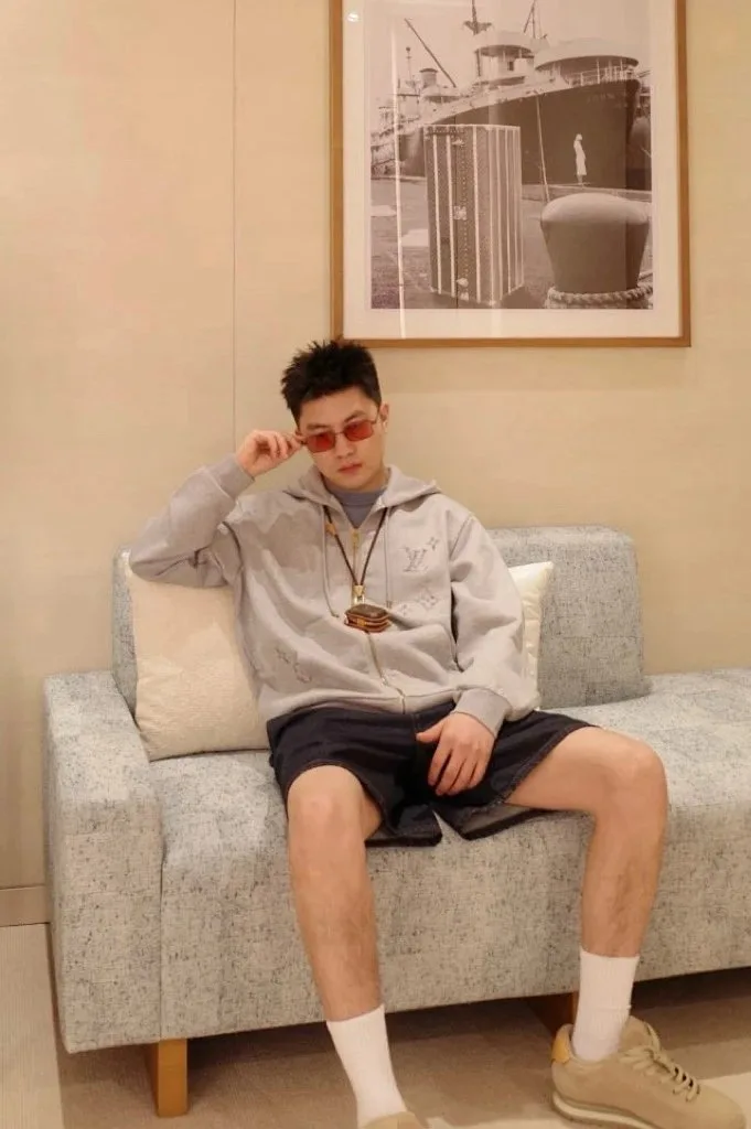 루이비통 모노그램 도트 자수 후드 집업 9