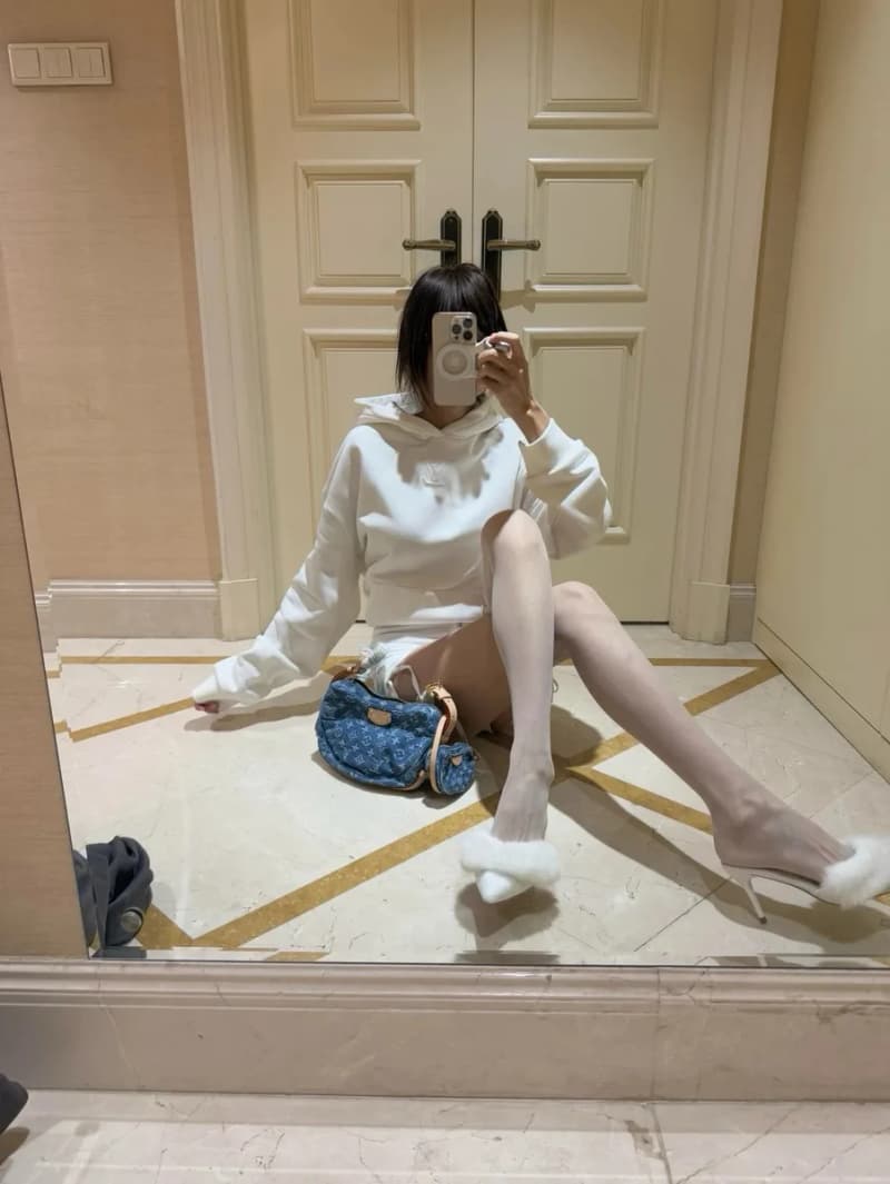 루이비통 브이 로고 엠보싱 후드 스웨트셔츠 20