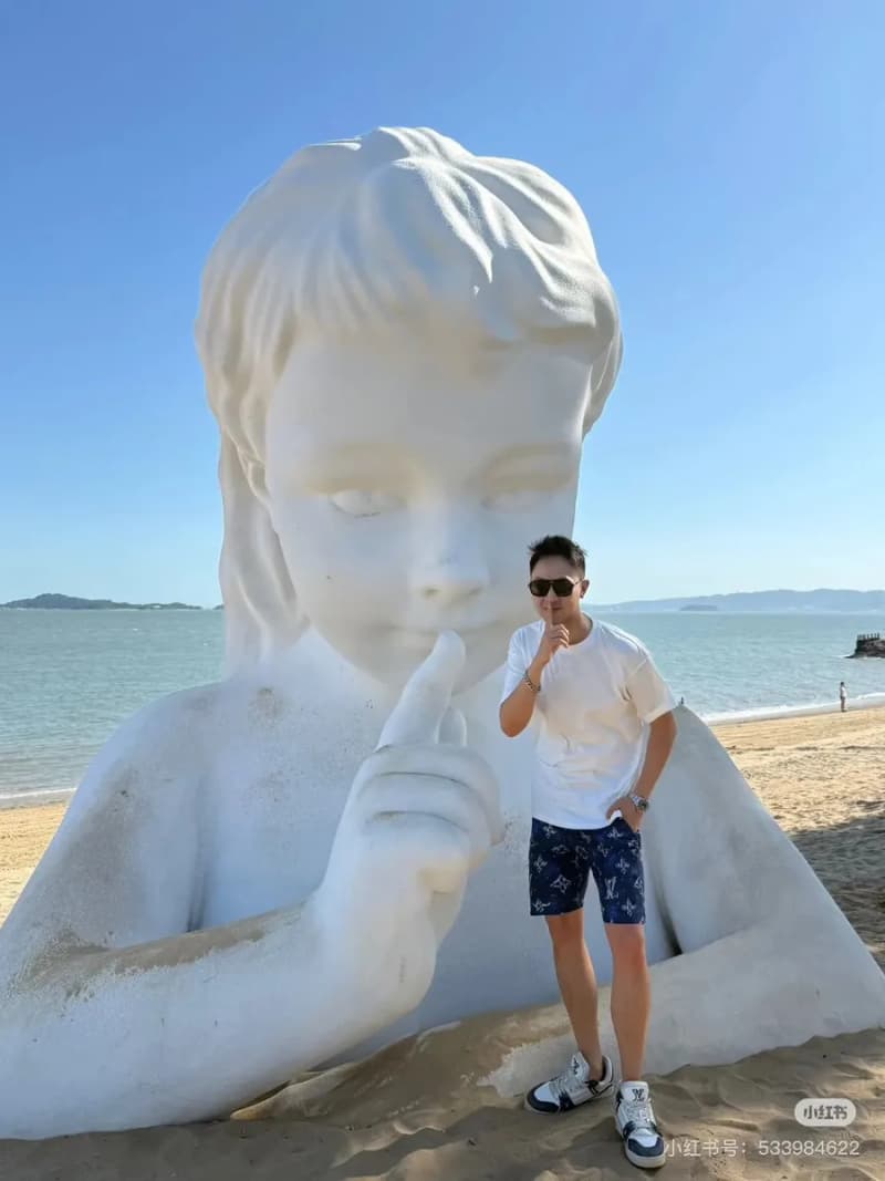 루이비통 세일링 로고 프린트 사첼 수영 반바지 5
