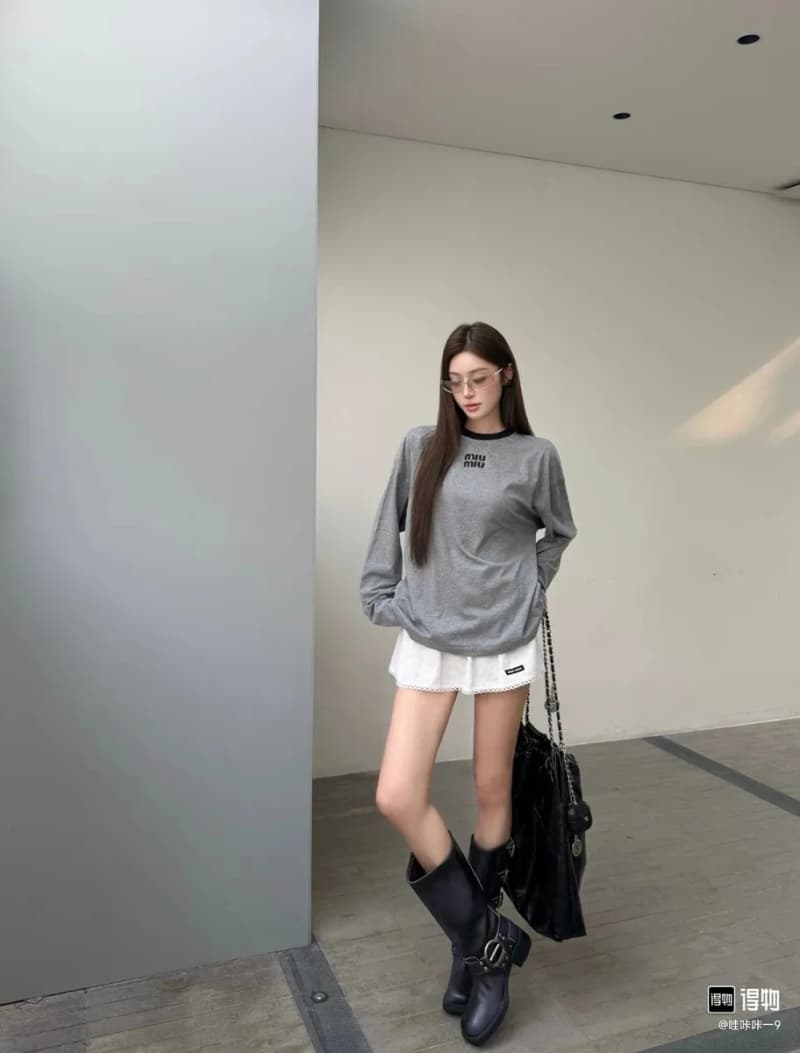 미우미우 로고 자수 배색 카라 긴팔 티셔츠 20