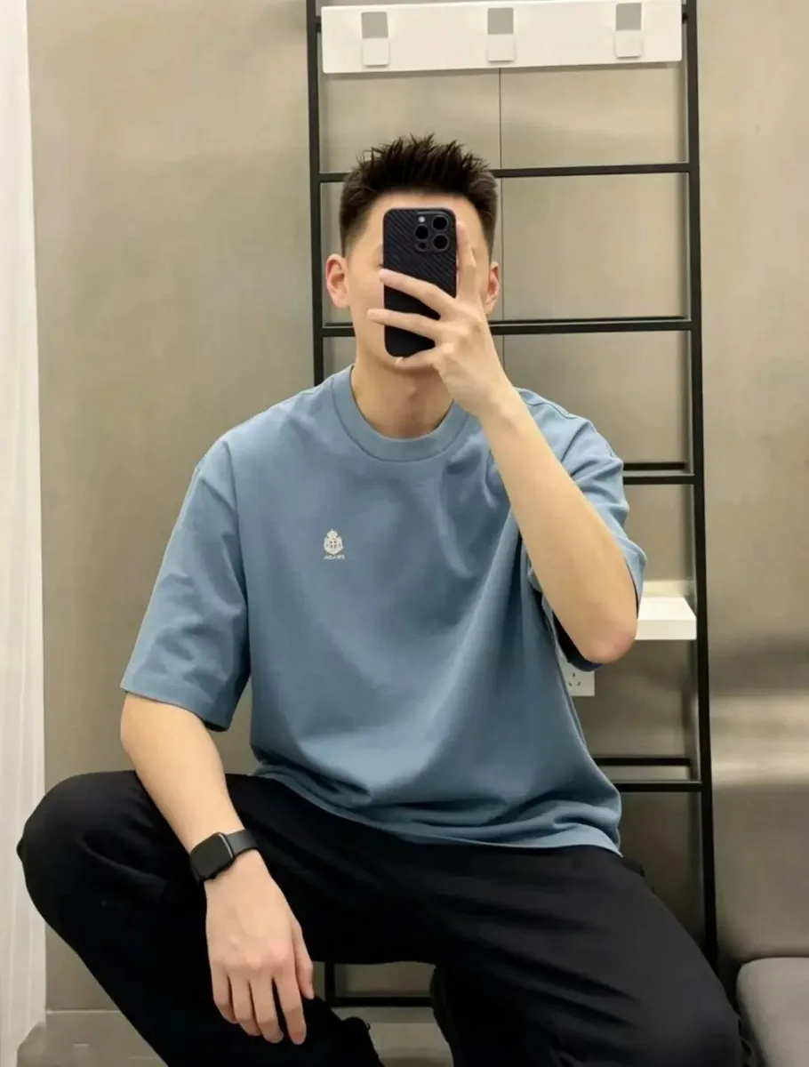 프라다 크라운 로고 자수 반팔 티셔츠 20