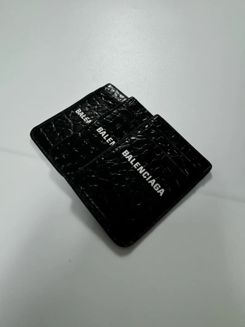 발렌시아가 크로커다일 레더 맥세이프 카드홀더 8