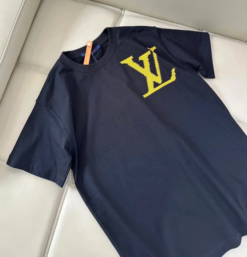 루이비통 LV 이니셜 자수 크루넥 반팔 티셔츠 11