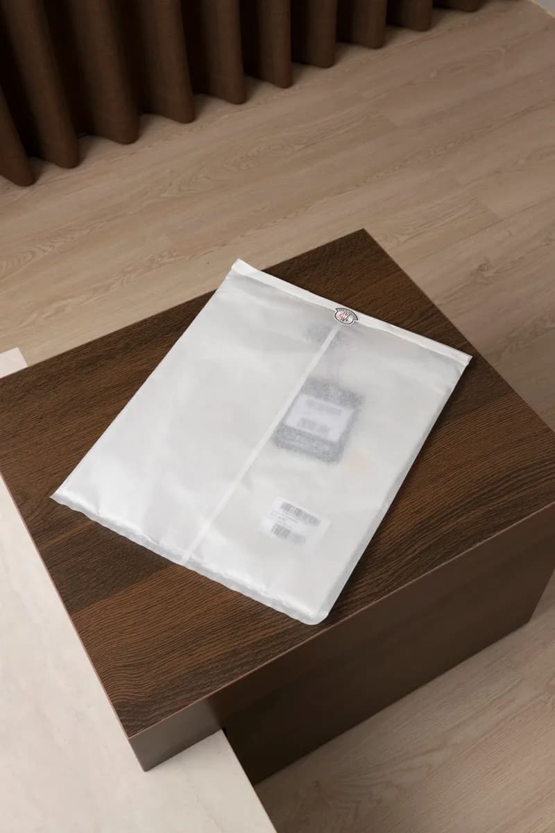 몽클레르 그르노블 로고 패치 반팔 티셔츠 22