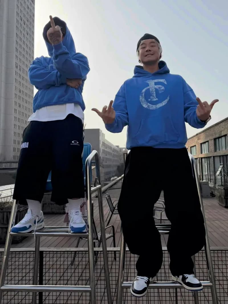발렌시아가 x NBA 블랙 패치워크 반바지 (디컨스트럭티드 절개) 5
