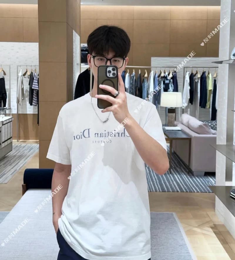 디올 러튼 포인트 테마 프린팅 크루넥 반팔 티셔츠 11