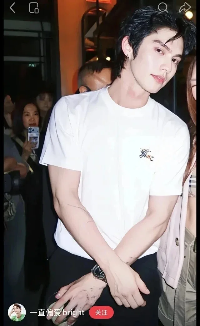버버리 체크 호스 로고 자수 반팔 티셔츠 9