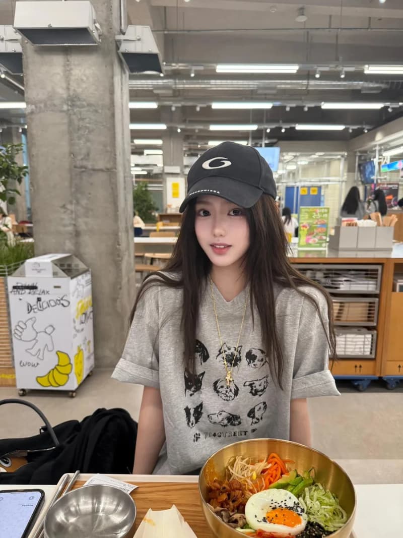 발렌시아가 리사이클 루프 자수 볼캡 11