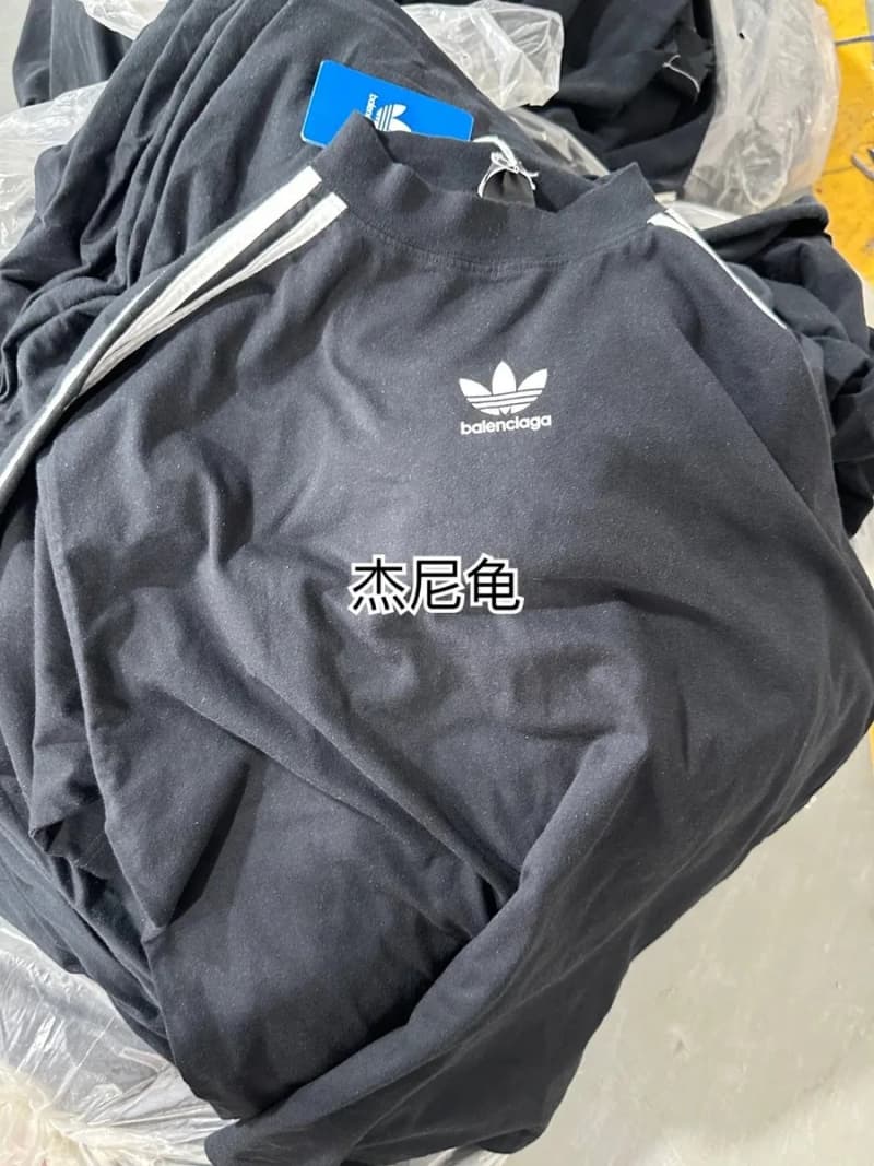 발렌시아가 x 아디다스 삼선 반팔 티셔츠 6