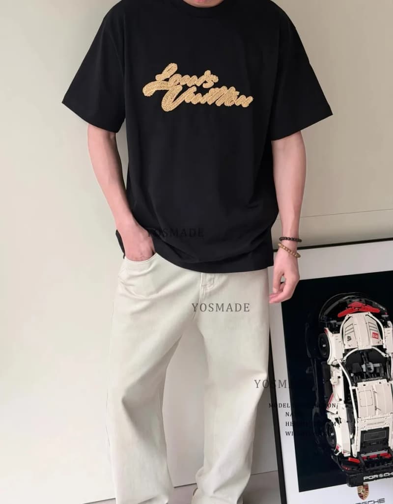 루이비통 시그니처 레터 자수 로고 라운드넥 반팔 티셔츠 4