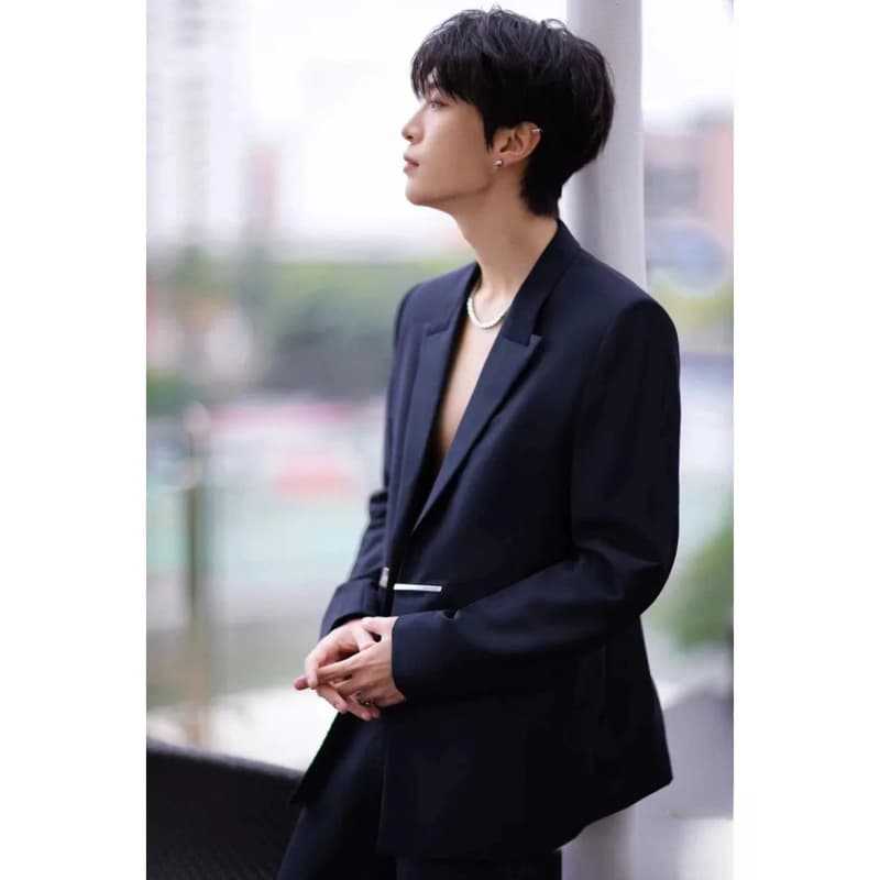 지방시 실크 스티치 카라 정밀스틸 후크 슬림핏 수트 자켓 상세 1