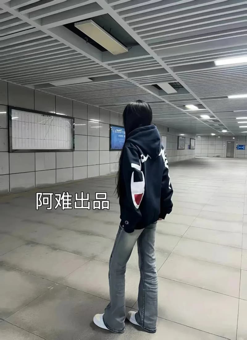 챔피온 X 슈프림 로고 후드티 (실크 프린팅) 상세 1