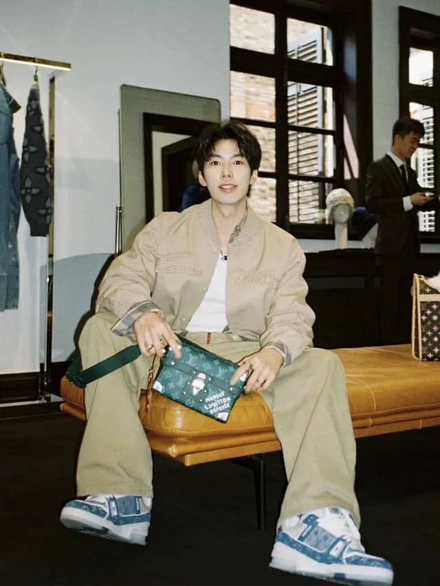 루이비통 베이스볼 자켓 (카키 옐로우, 입체자수) 14