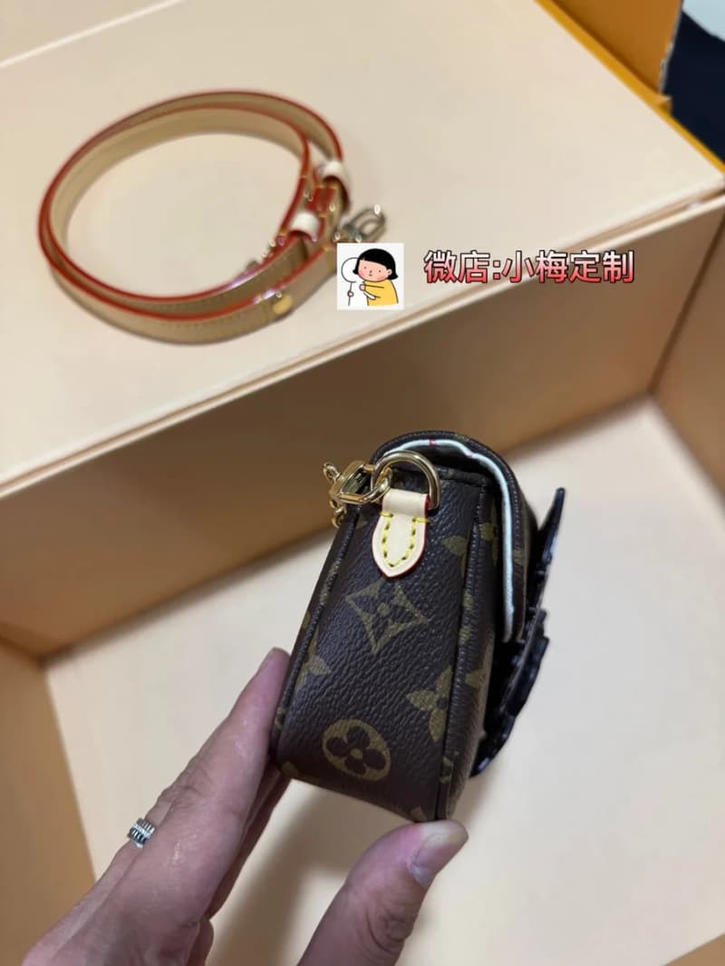 루이비통 월렛 온 체인 아이비 (모노그램 캔버스, 고양이 일러스트) 3