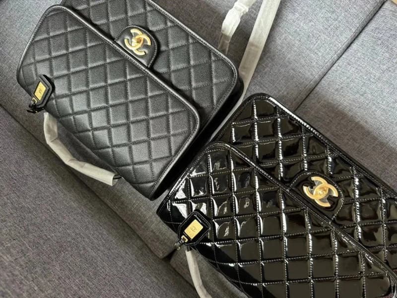 샤넬 클래식 플랩백 (패턴레더 vs 캐비어 스킨) 6