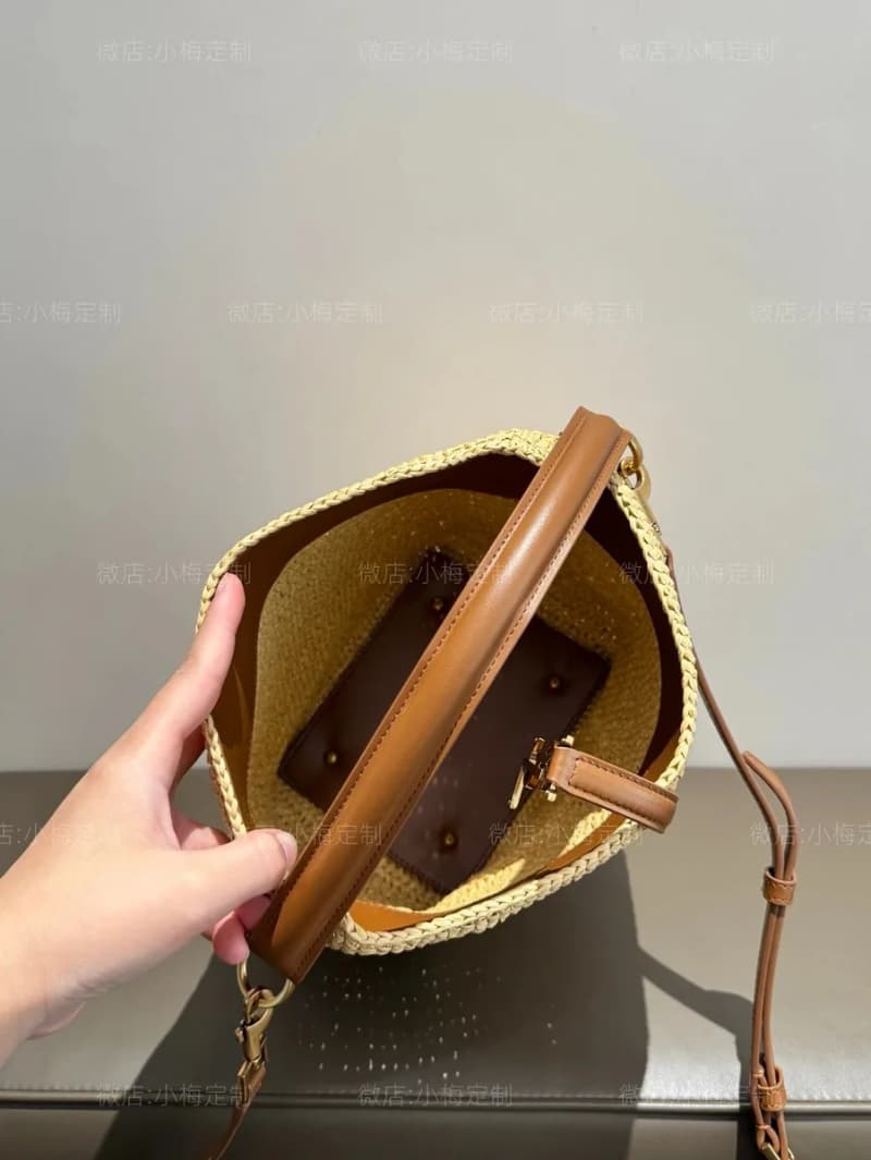 생로랑 라피아 버킷백 4