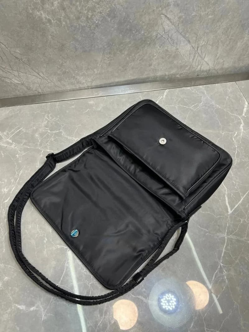 생로랑 니키 나일론 메신저백 (남성) 8