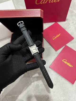 까르띠에 탱크 머스트 워치 (미디엄, 실버 다이얼)