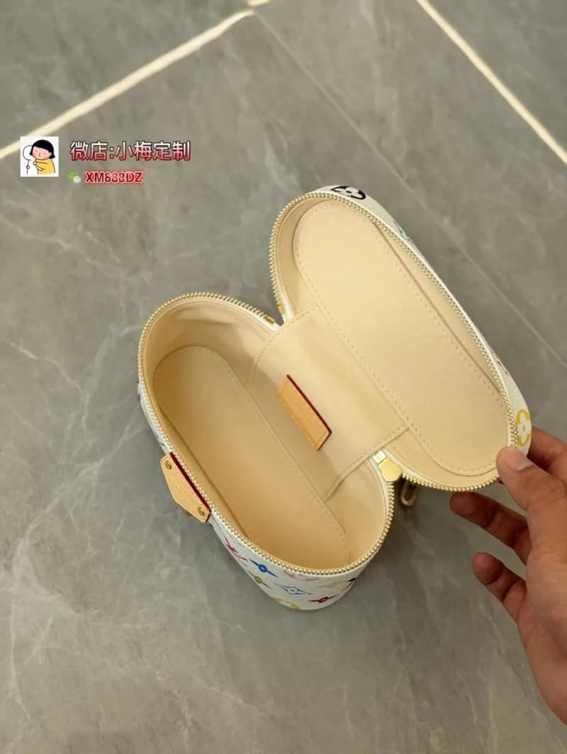 루이비통 바니티 체인 포치 (멀티컬러 모노그램) 4
