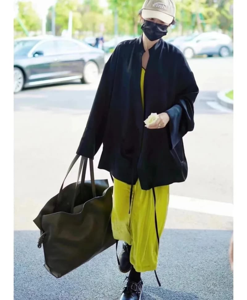로에베 플라멩코 라지 드로스트링 토트백 (나파 카프스킨) 5