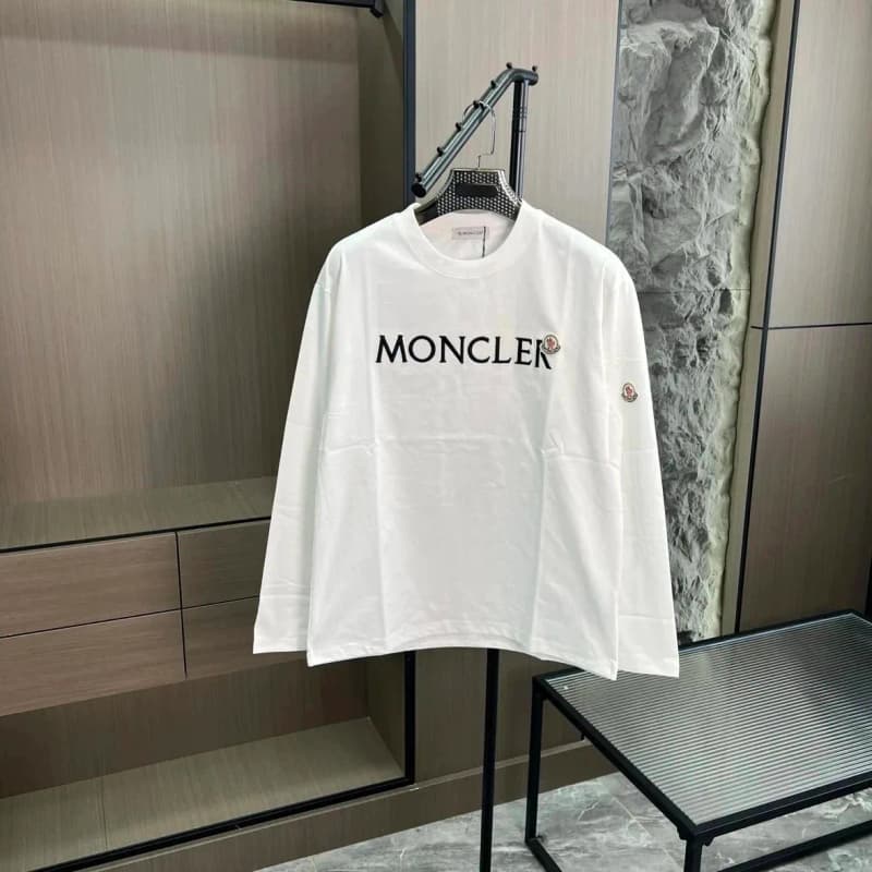몽클레르 입체 로고 레터링 긴팔 티셔츠 상세 1