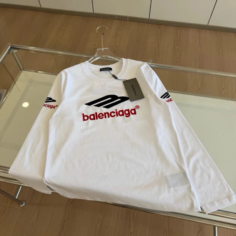 발렌시아가 3M 자수 레터 롱슬리브 티셔츠 11