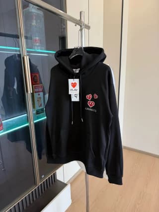 꼼데가르송 플레이 풀프린트 하트 자수 후드티