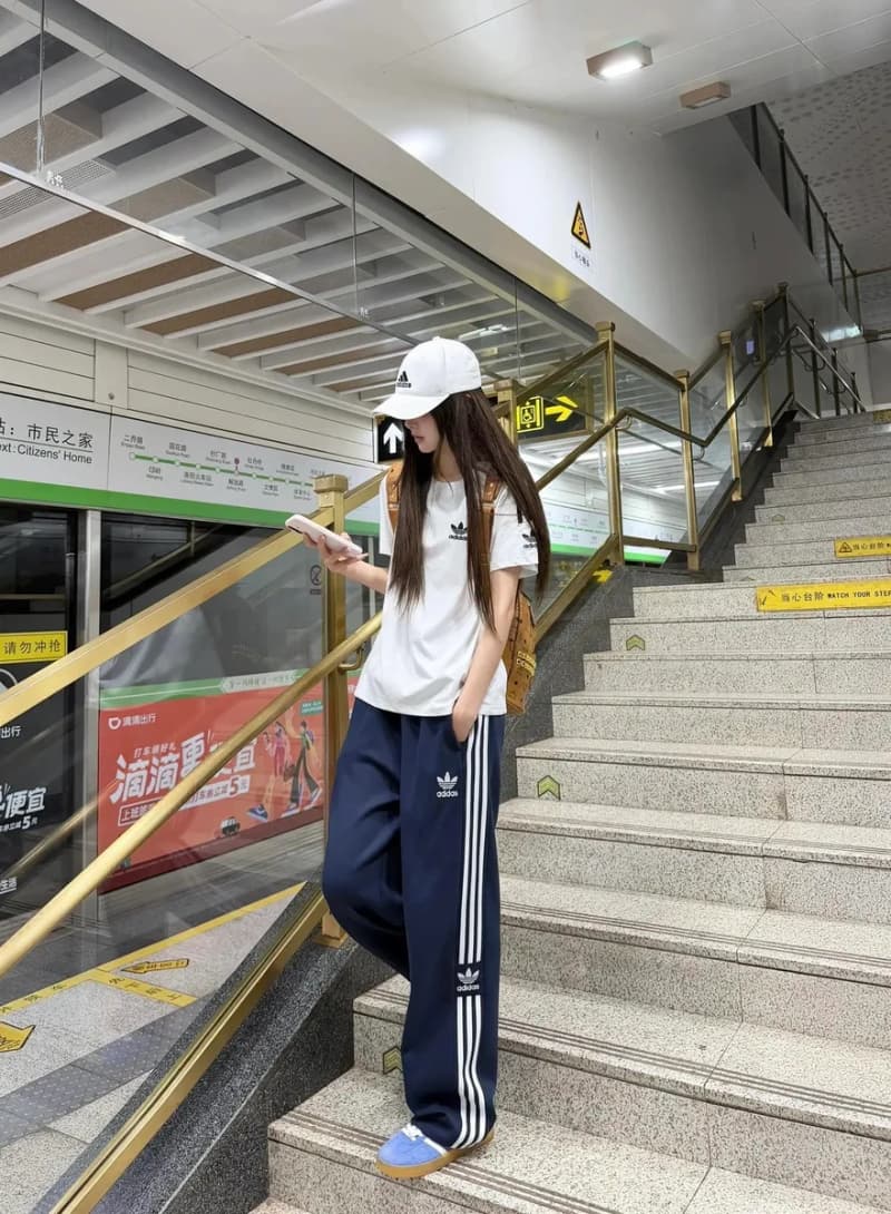 아디다스 삼선 자수 스트레이트 트랙 팬츠 5