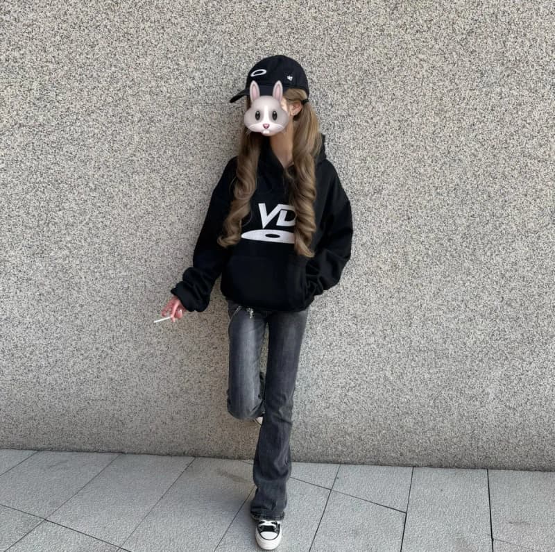 VD 로고 자수 크롭 후디 5