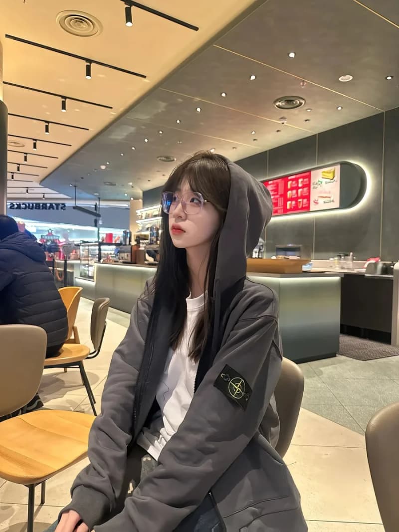 스톤아일랜드 자수 소매 배지 후드 집업 13