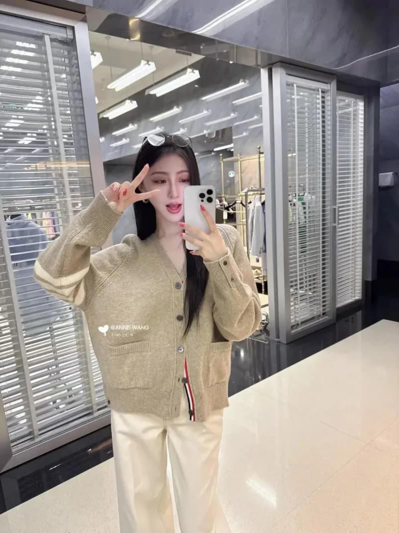 톰브라운 4바 브이넥 카디건 (니트) 상세 1