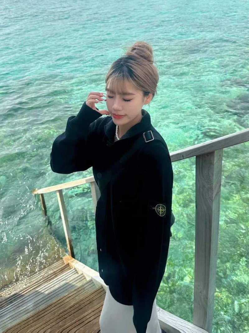 스톤아일랜드 클래식 로고 하이넥 니트 가디건 상세 2