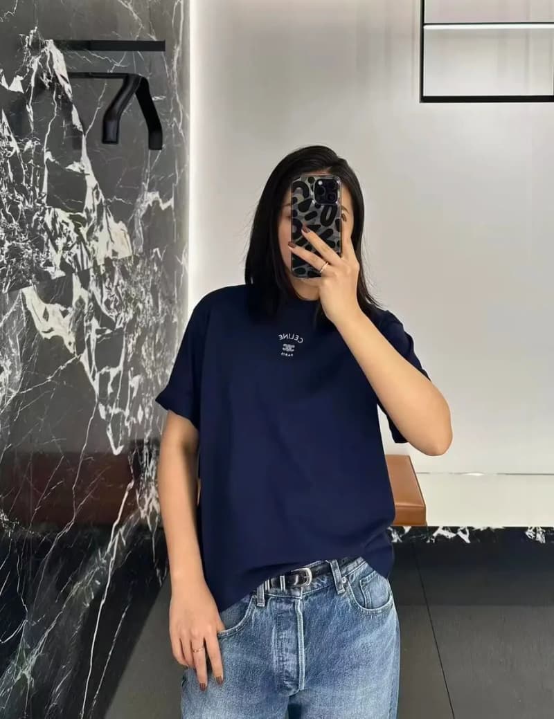 셀린느 레터 자수 루즈핏 라운드넥 티셔츠 5