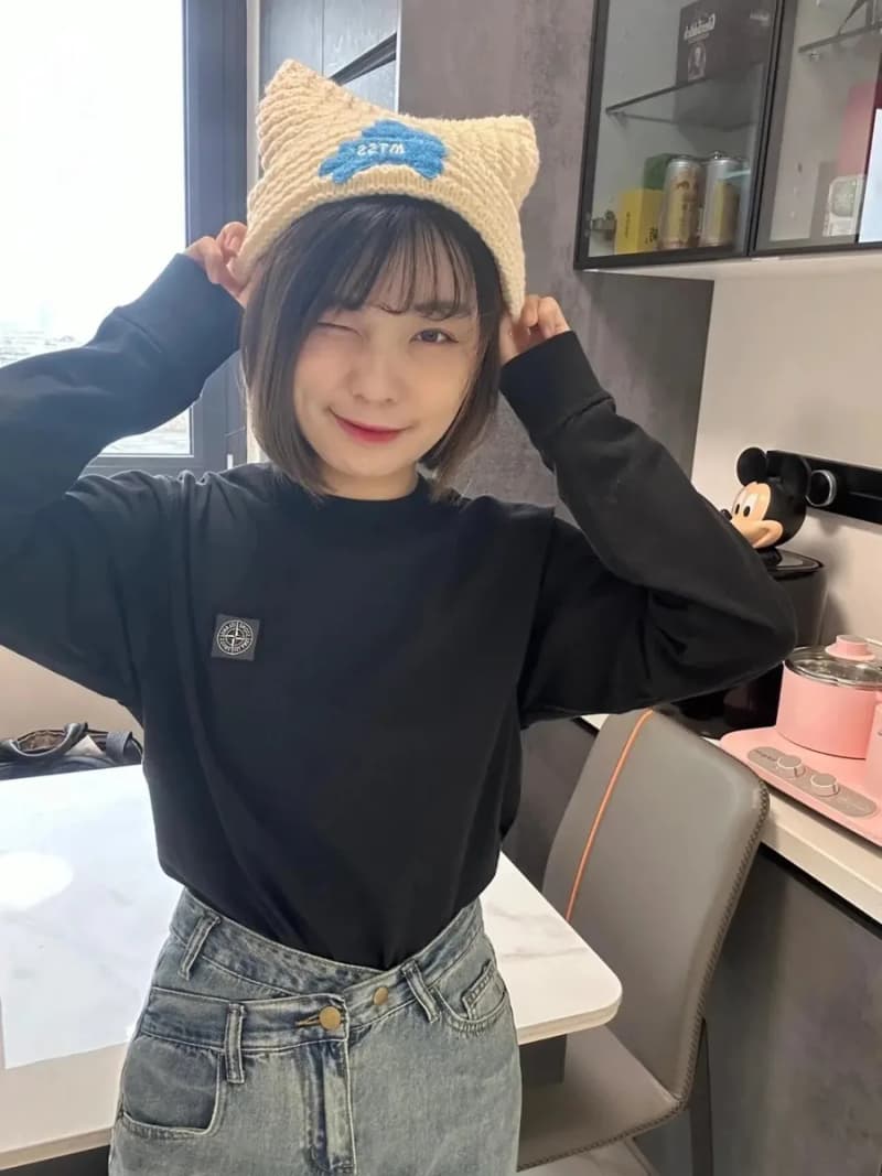스톤아일랜드 솔리드 라운드넥 슬림 긴팔 티셔츠 상세 1