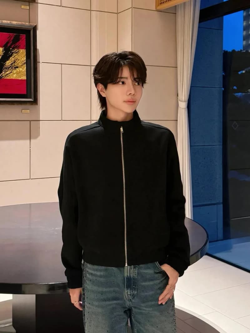 아크네 스튜디오 자수 로고 솔리드 집업 스웨트셔츠 3