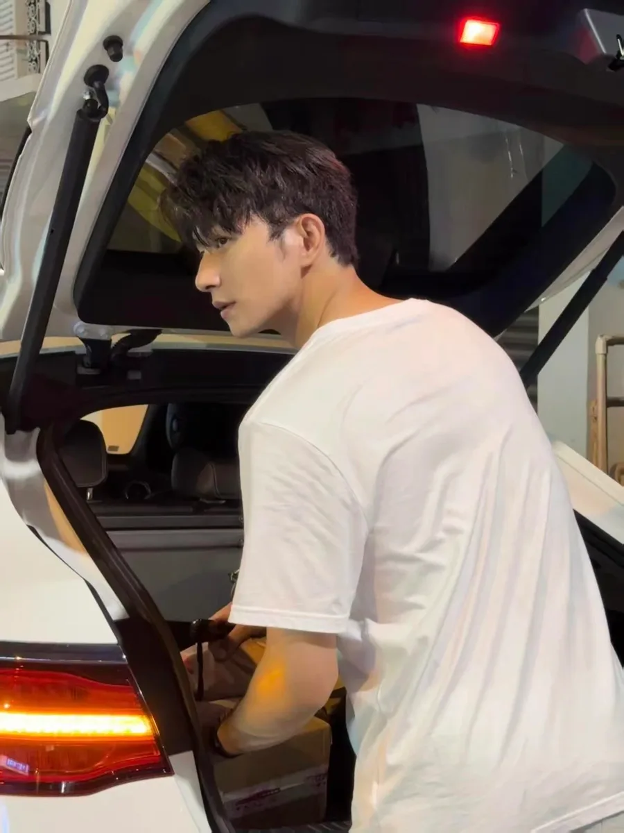 폴로 랄프로렌 크루넥 로고 자수 반팔 티셔츠 상세 2