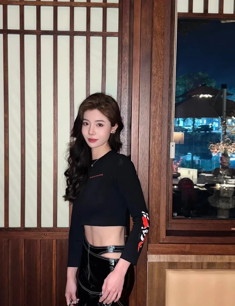 칼 인디펜던트 그래피티 크롭 긴팔티 11